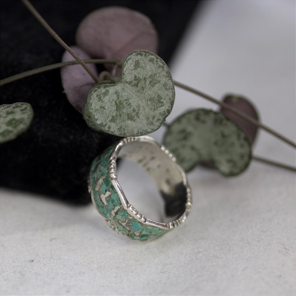 Sterling Silver Crushed Turquoise Chip Inlay Scalloped Band Ring Size 8